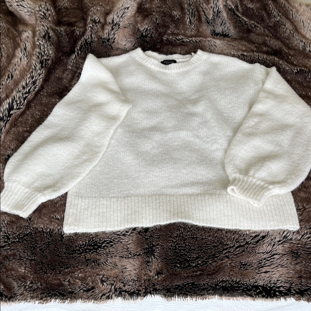 Nordstrom Halogen cream sweater. Size xs